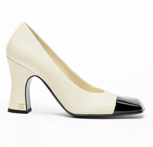 Chanel 26S Blazy Ivory Black Square Toe CC Gold Logo Block Heel Classic Pump 41